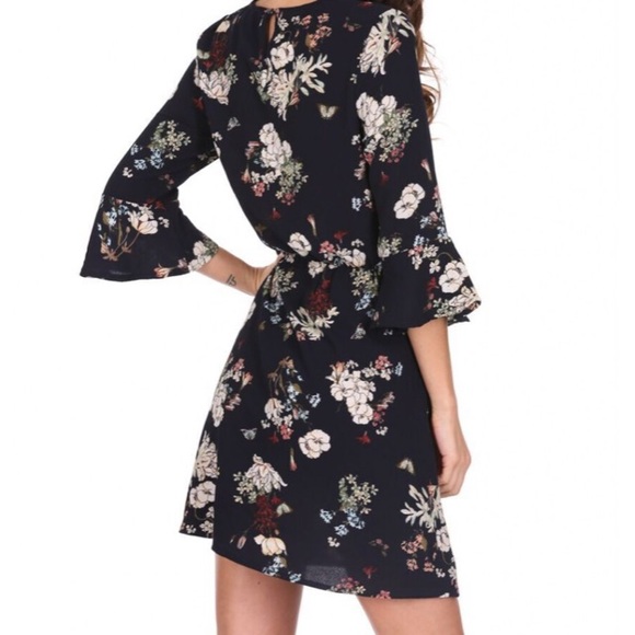 Floral Print Ruffle Sleeve Dress - Picture 2 of 5